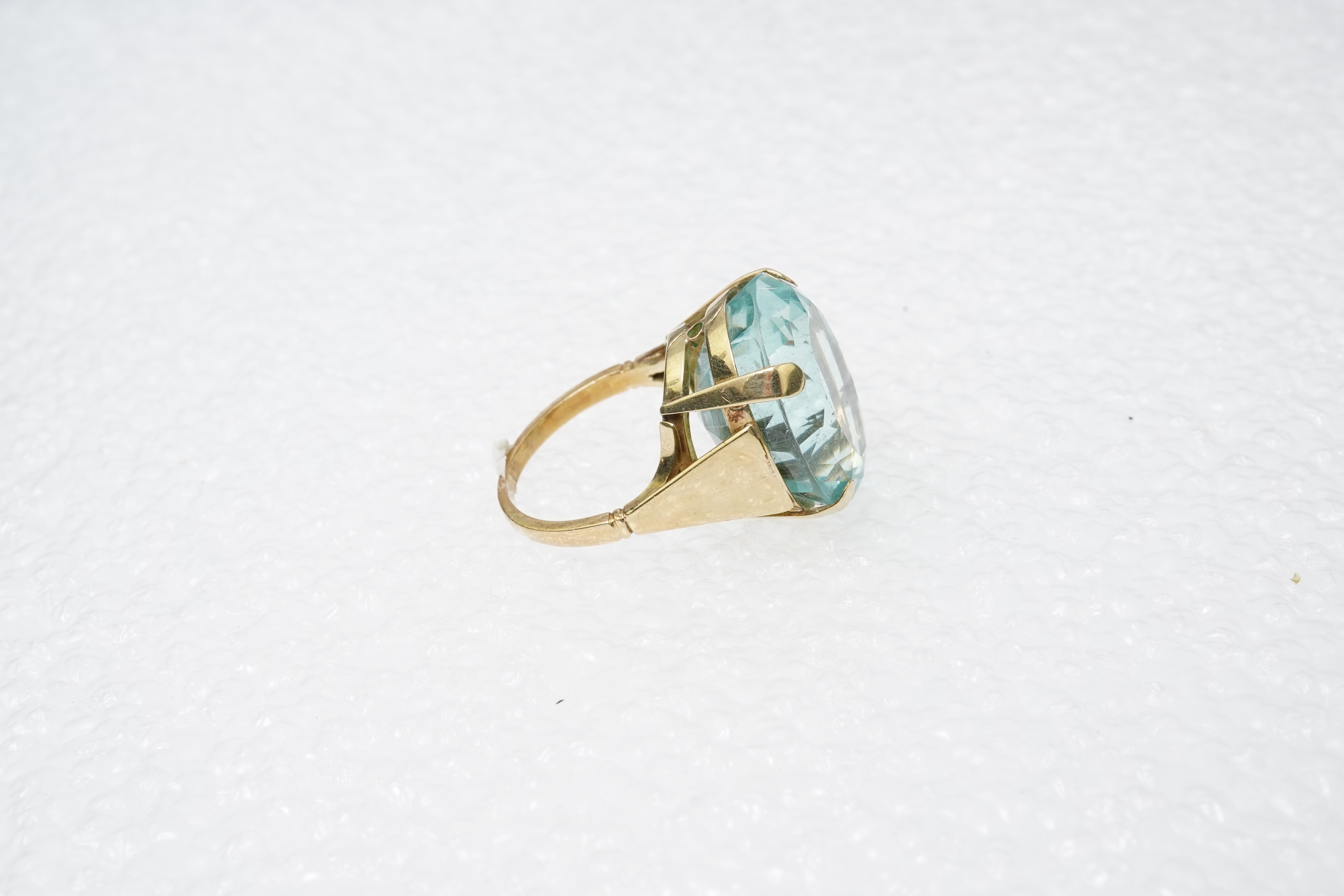 An aquamarine ring, mid 20th century